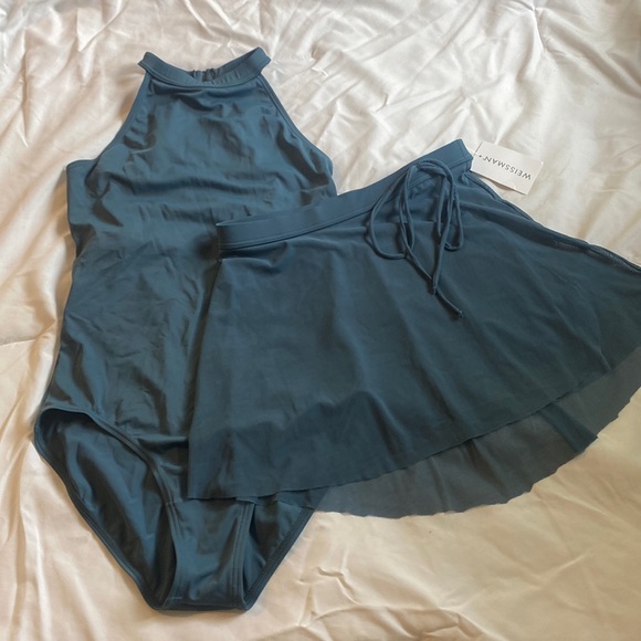 Weissman dance adult small leotard and matching skirt. Beautiful color. - Picture 1 of 8